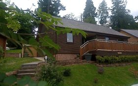 Charming Lodge Cosy Comfortable Ideal Location